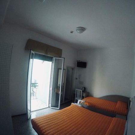 Alevon Hotel ريميني المظهر الخارجي الصورة