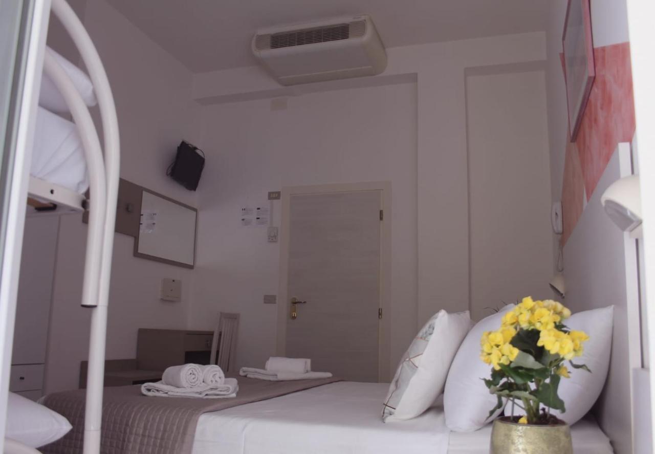 Alevon Hotel ريميني المظهر الخارجي الصورة
