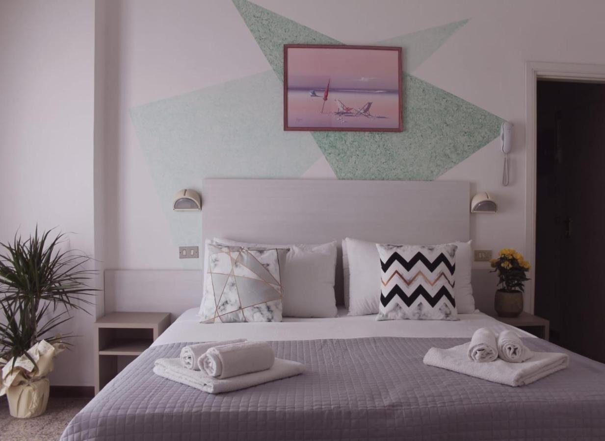 Alevon Hotel ريميني المظهر الخارجي الصورة