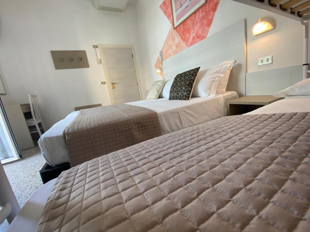 Alevon Hotel ريميني المظهر الخارجي الصورة