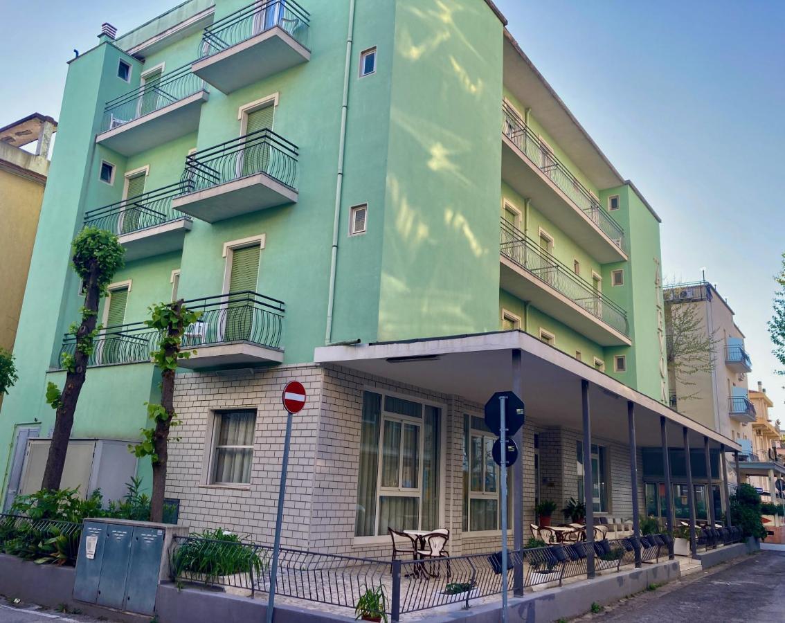 Alevon Hotel ريميني المظهر الخارجي الصورة