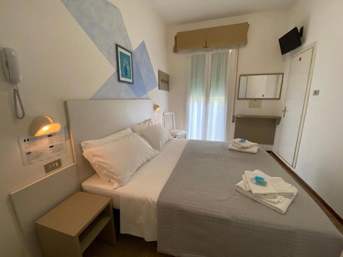 Alevon Hotel ريميني المظهر الخارجي الصورة