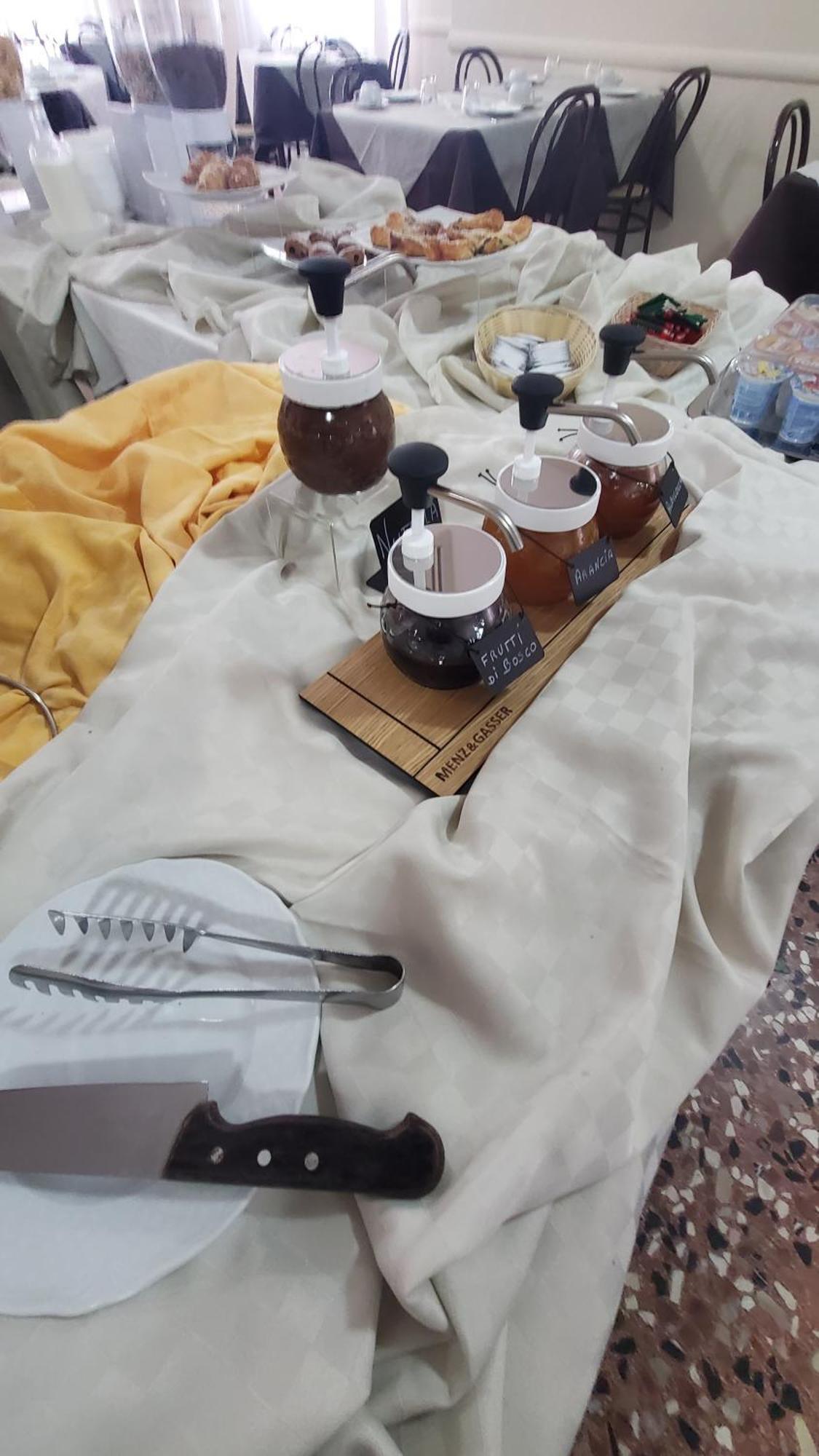 Alevon Hotel ريميني المظهر الخارجي الصورة