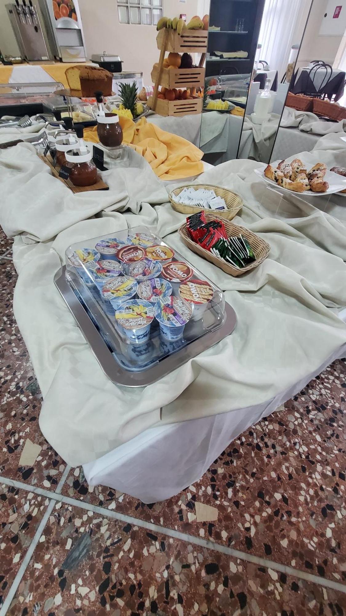 Alevon Hotel ريميني المظهر الخارجي الصورة