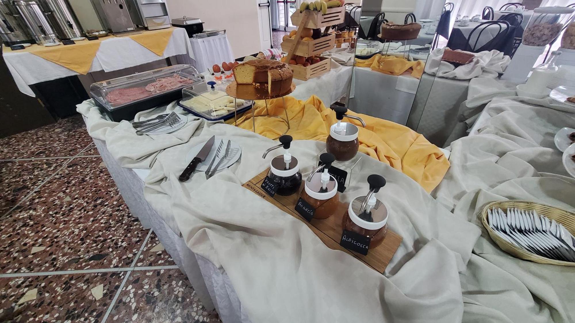Alevon Hotel ريميني المظهر الخارجي الصورة