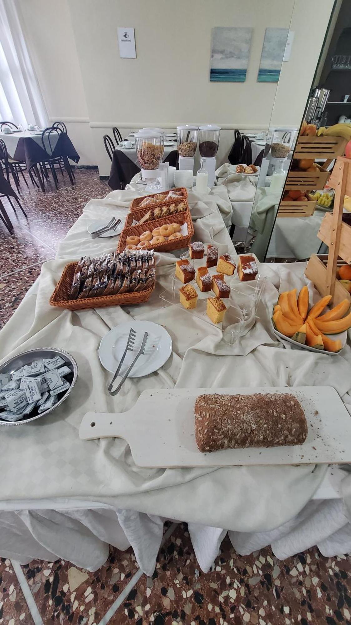 Alevon Hotel ريميني المظهر الخارجي الصورة