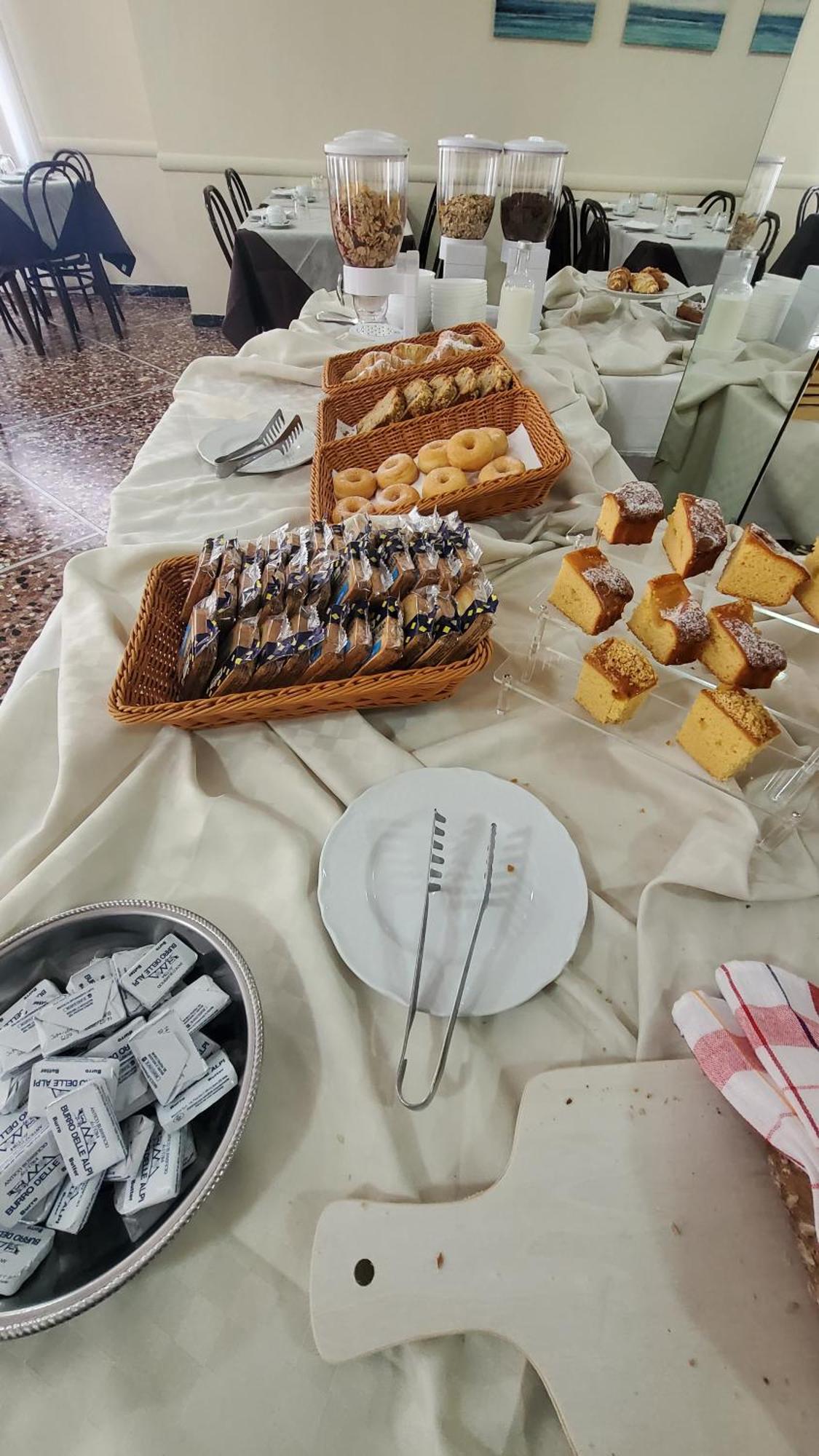 Alevon Hotel ريميني المظهر الخارجي الصورة