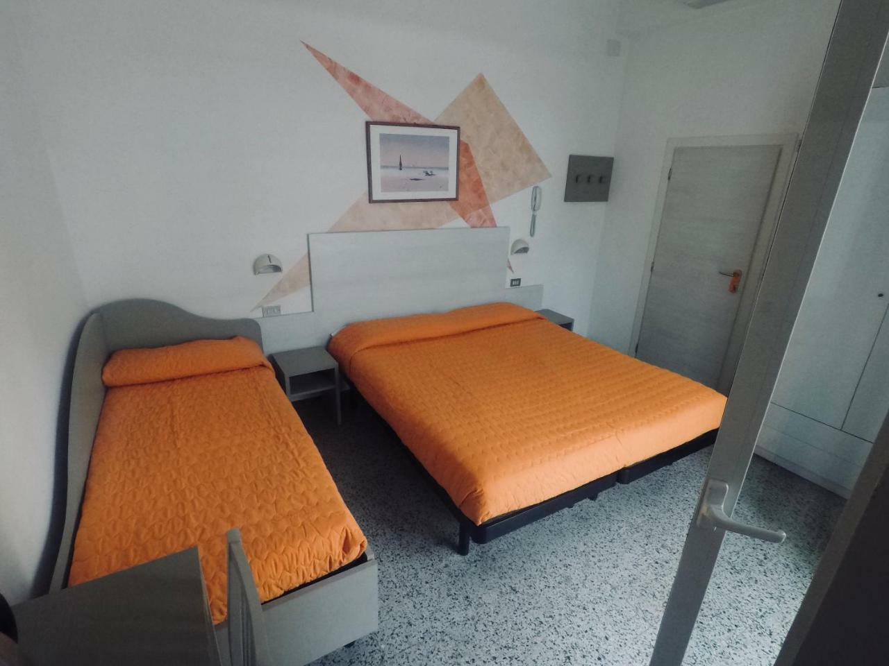 Alevon Hotel ريميني المظهر الخارجي الصورة