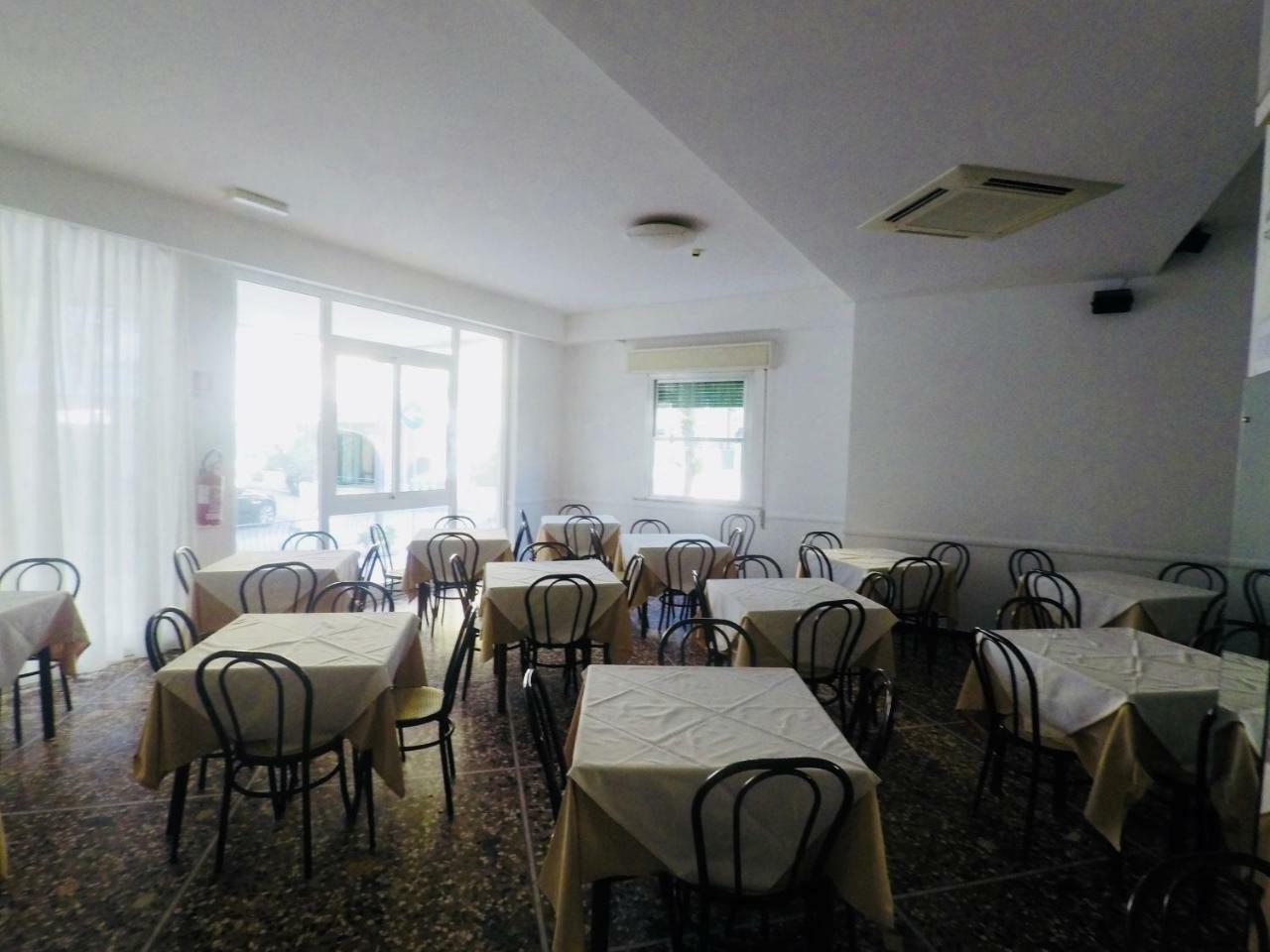 Alevon Hotel ريميني المظهر الخارجي الصورة