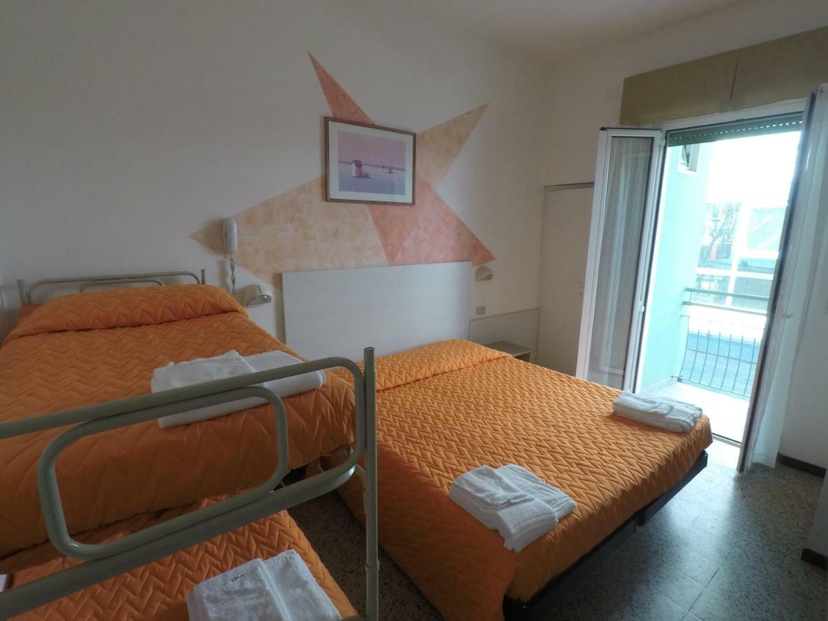 Alevon Hotel ريميني المظهر الخارجي الصورة