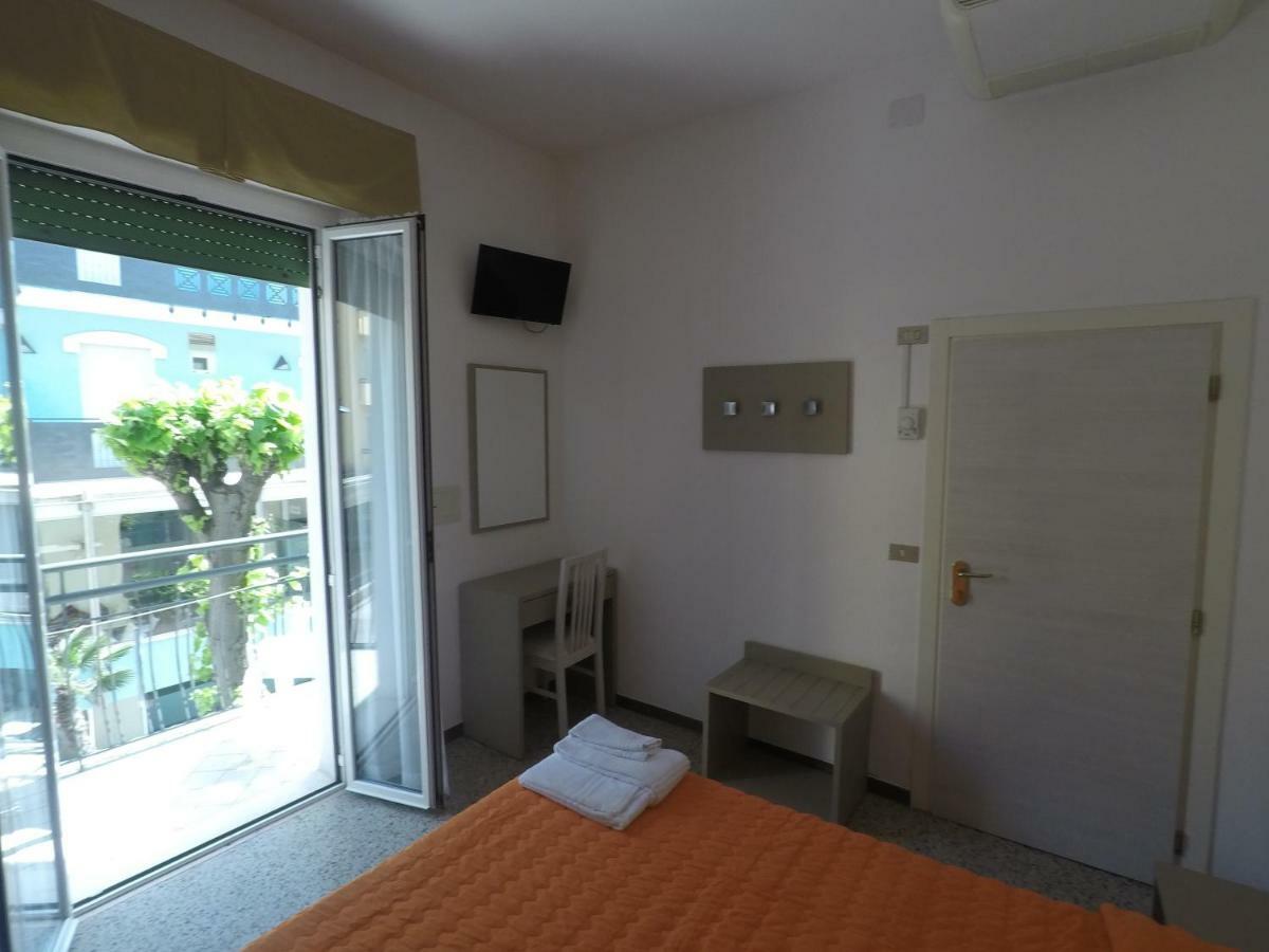 Alevon Hotel ريميني المظهر الخارجي الصورة