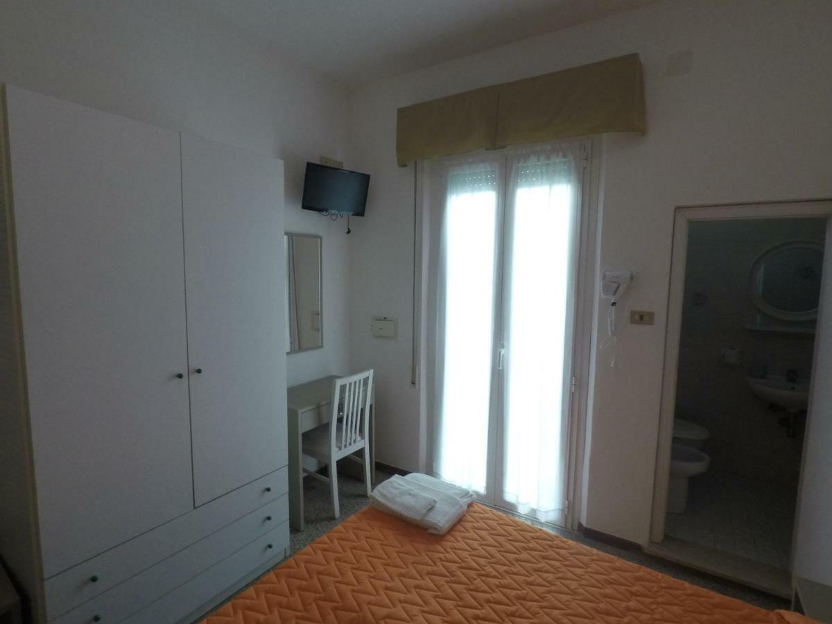 Alevon Hotel ريميني المظهر الخارجي الصورة