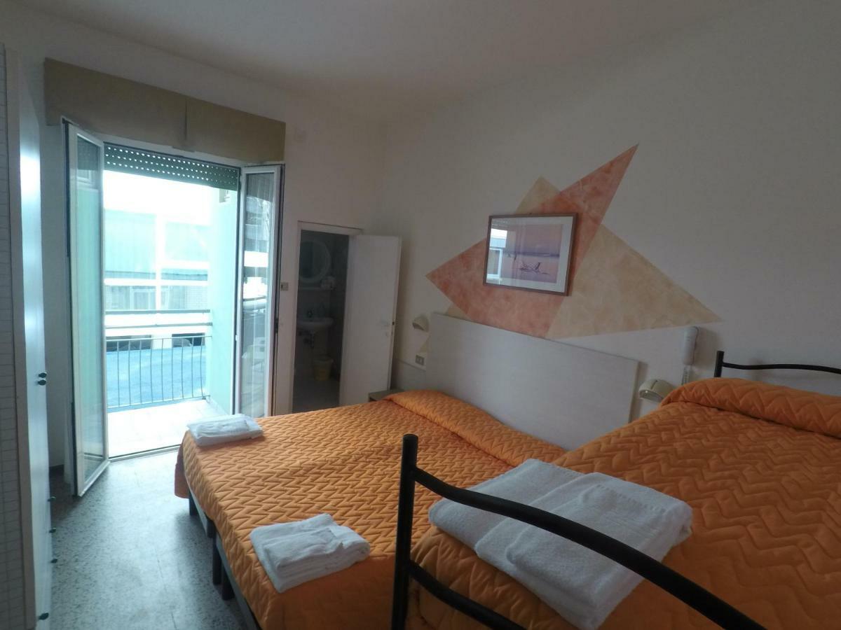Alevon Hotel ريميني المظهر الخارجي الصورة