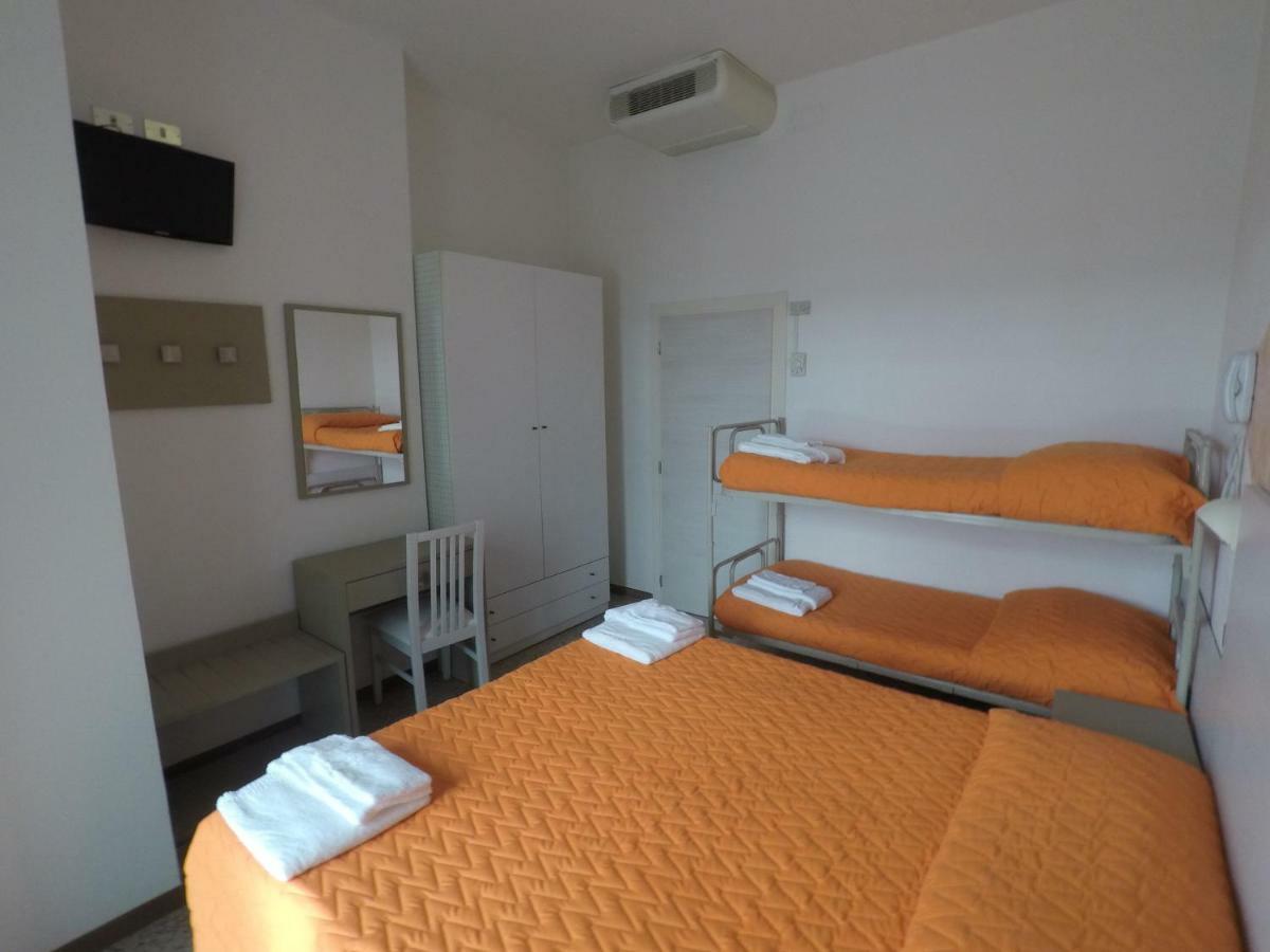 Alevon Hotel ريميني المظهر الخارجي الصورة